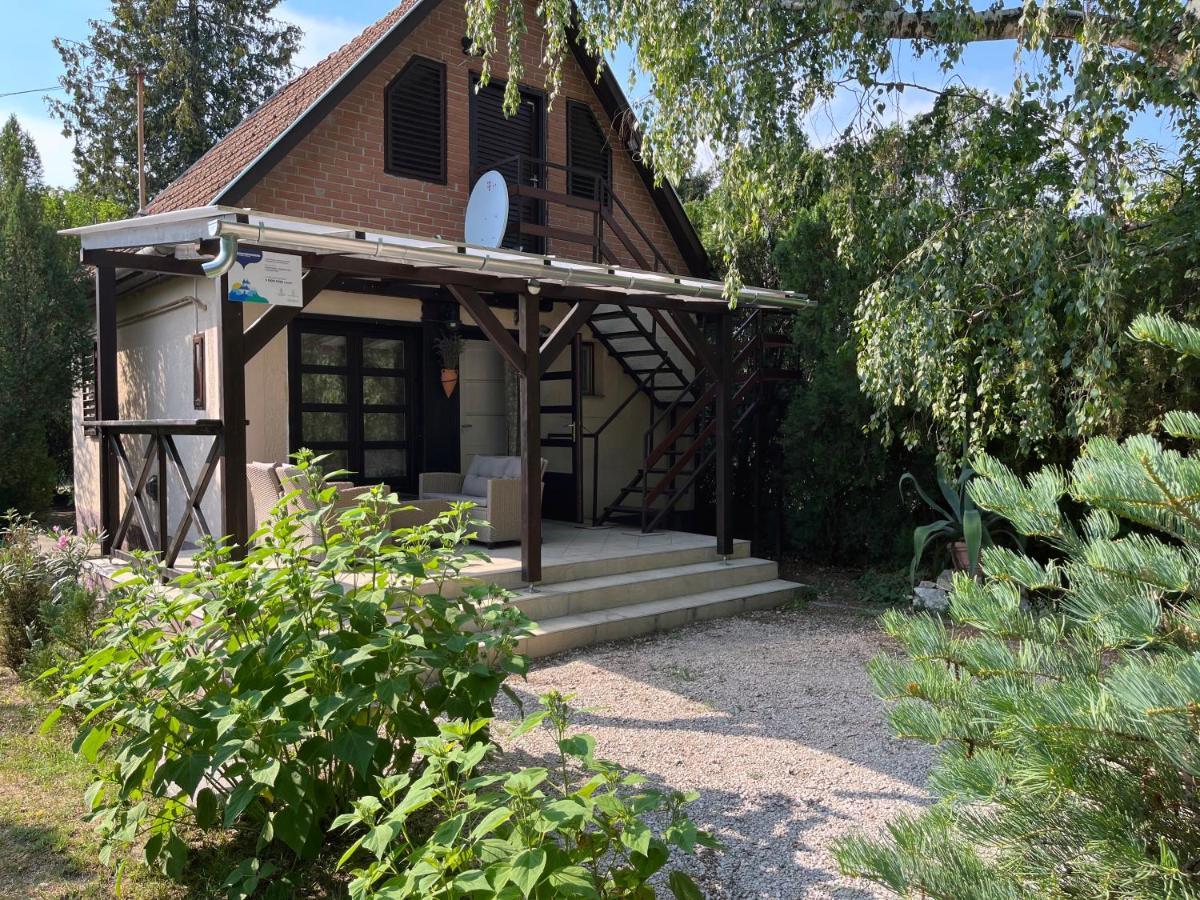 Aranypart Vendeghaz - Tiszakecske Villa Exterior photo